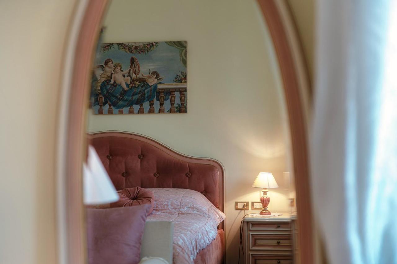 Charming & Luxury Villa Como Lake Exteriör bild